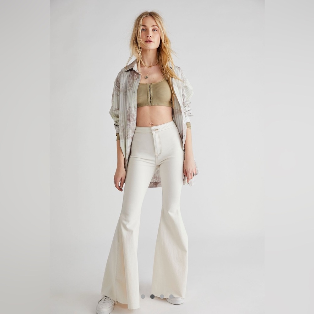 We The Free Just Float On Flare Jeans in Cream